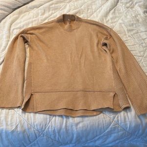 EUC Lululemon sweater